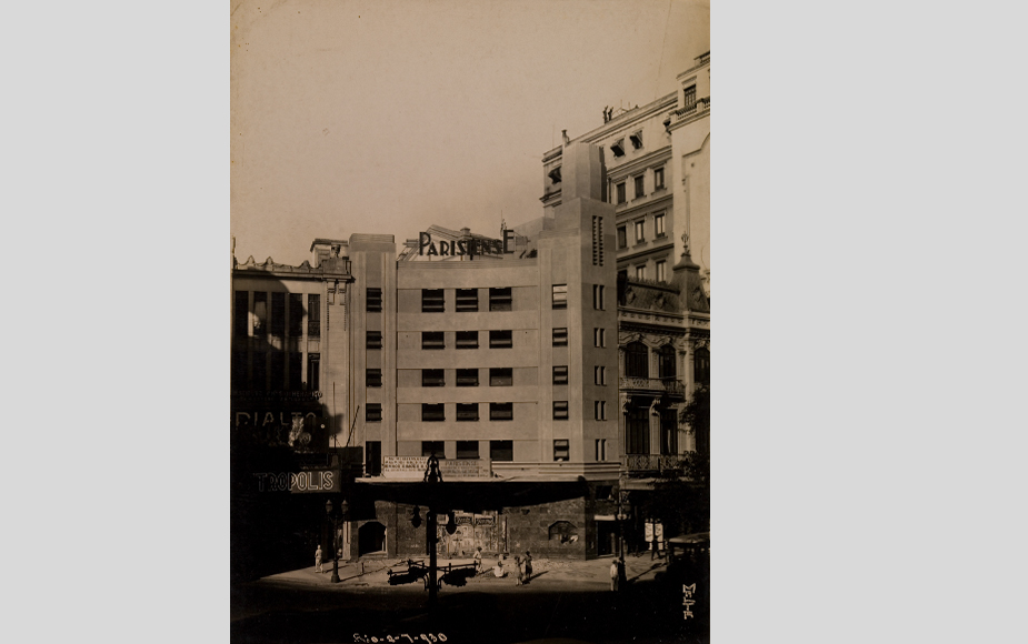 Fachada do Cine Parisiense em obras. Crédito: Museu da Imagem e do Som (MIS)