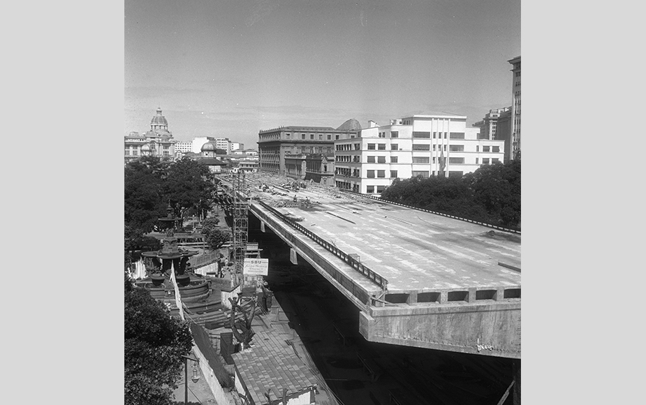 Obras do Elevado da Perimetral, década de 1960. Crédito: Agência O Globo