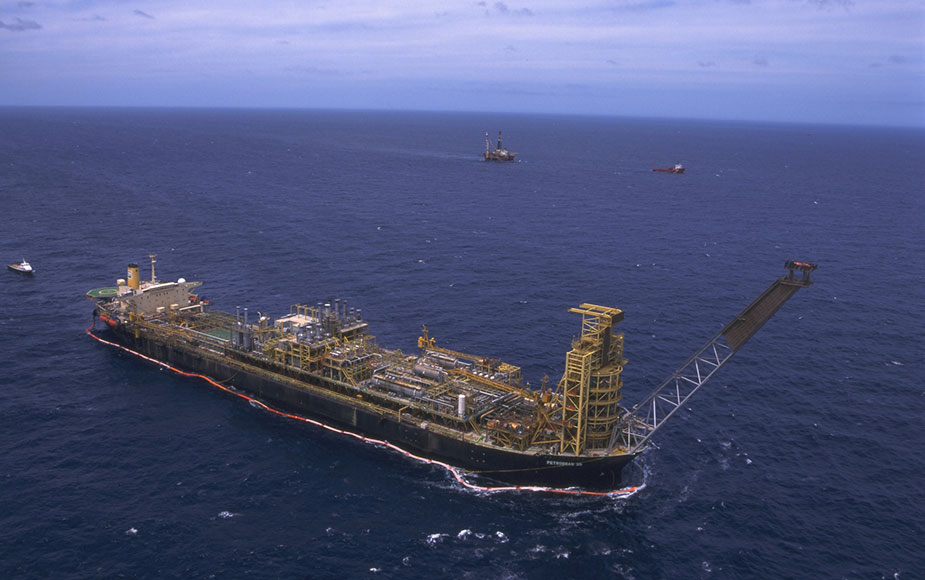 Navio de produção, FPSO, P-35 no campo de Marlim, bacia de Campos. (Geraldo Falcão). Banco de Imagem Petrobras