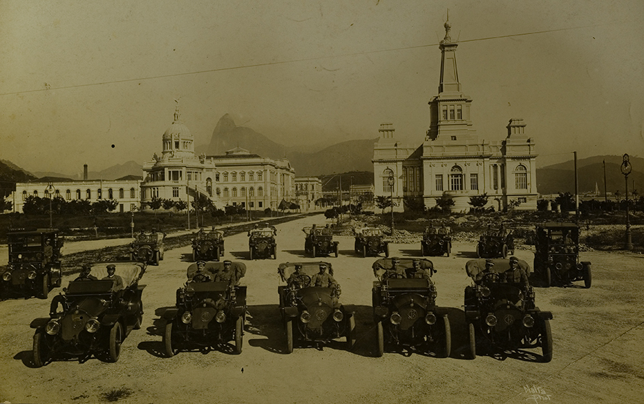 Crédito da imagem: Automóveis na Exposição Nacional de 1908 (Augusto Malta, 1908). Museu da Imagem e do Som (MIS)