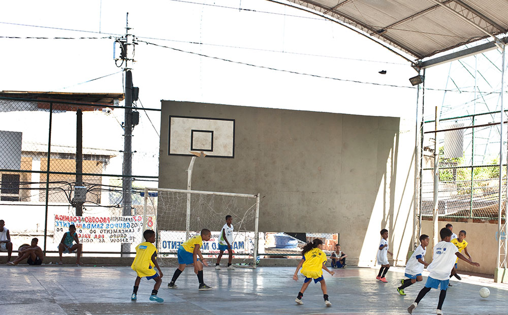 Alunos do Atletas do Futuro, do SESI Cidadania da comunidade da Formiga em 2013. Crédito: Acervo Firjan