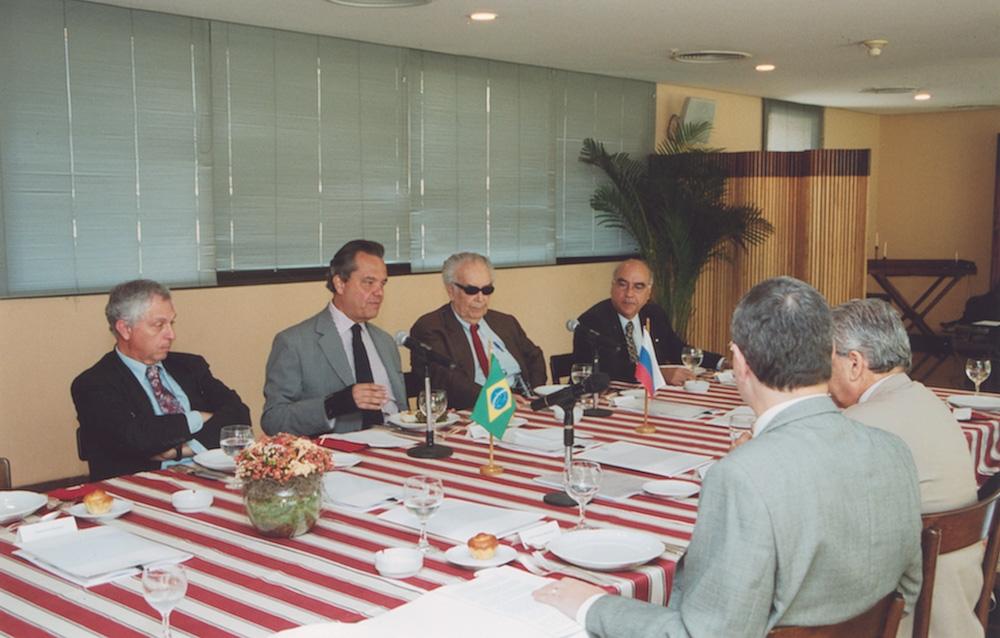 Eliezer Batista no Conselho Empresarial Brasil Rússia em 2003. Créditos: Geraldo Viola/ Acervo Firjan