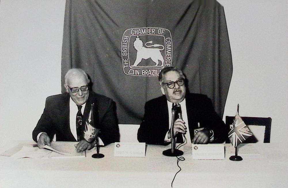 Roberto Boclin e Amaury Temporal participam de palestra na Câmera Britânica de Comércio em 1993. Crédito: Acervo Firjan