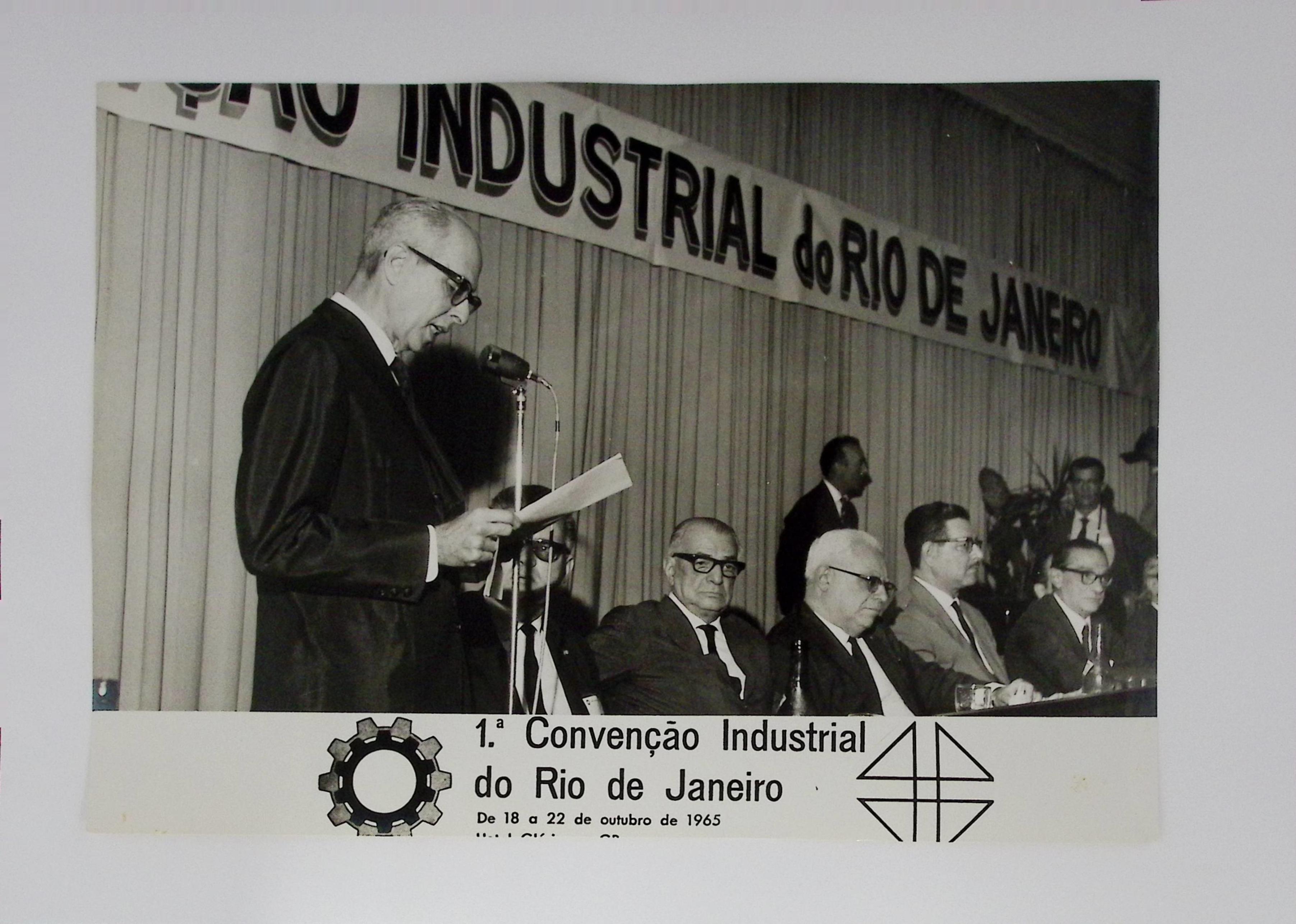 José Bento Ribeiro Dantas na Primeira Convenção Industrial em 1965. Crédito: Acervo Firjan