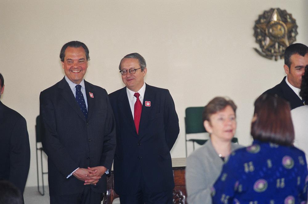 Eduardo Eugenio Gouvêa Vieira e Mauro Viegas Filho no lançamento do Programa Nacional de Segurança Pública em setembro de 2003. Créditos: Miguel Angelo/ Acervo Firjan