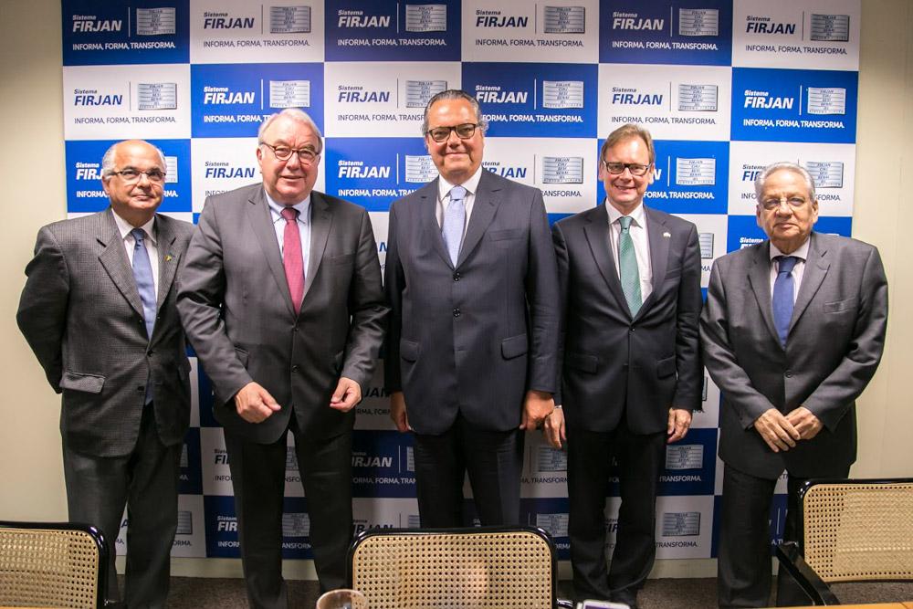 Amaury Temporal recebe delegação da Alemanha, em 2015. Crédito: Acervo Firjan