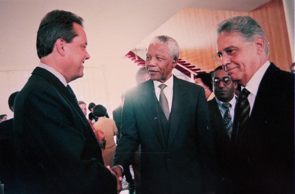 Eduardo Eugenio Gouvêa e Fernando Henrique Cardoso durante visita de Nelson Mandela ao Brasil em julho de 1998. Créditos: Acervo Firjan