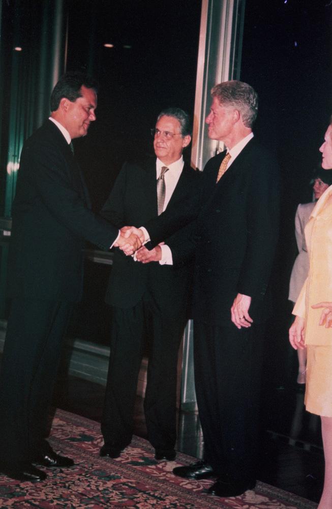Eduardo Eugenio Gouvêa e Fernando Henrique Cardoso em recepção a Bill Clinton em outubro de 1997. Créditos: Acervo Firjan