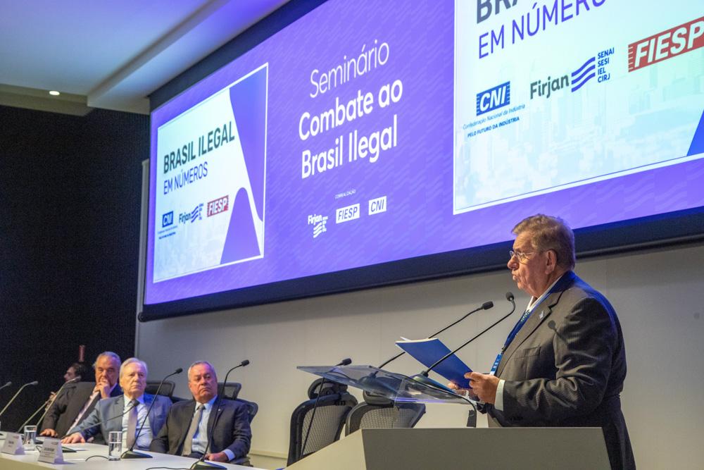 Carlos Erane de Aguiar no evento Seminário Combate ao Brasil Ilegal na CNI em 18 de abril de 2024. Crédito: Paula Johas/ Acervo Firjan