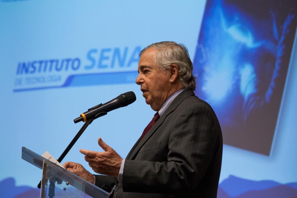 Raul Sanson discursa no lançamento do circuito virtuoso da indústria de óleo e gás no Brasil em 2017. Créditos: Renata Mello/ Acervo Firjan