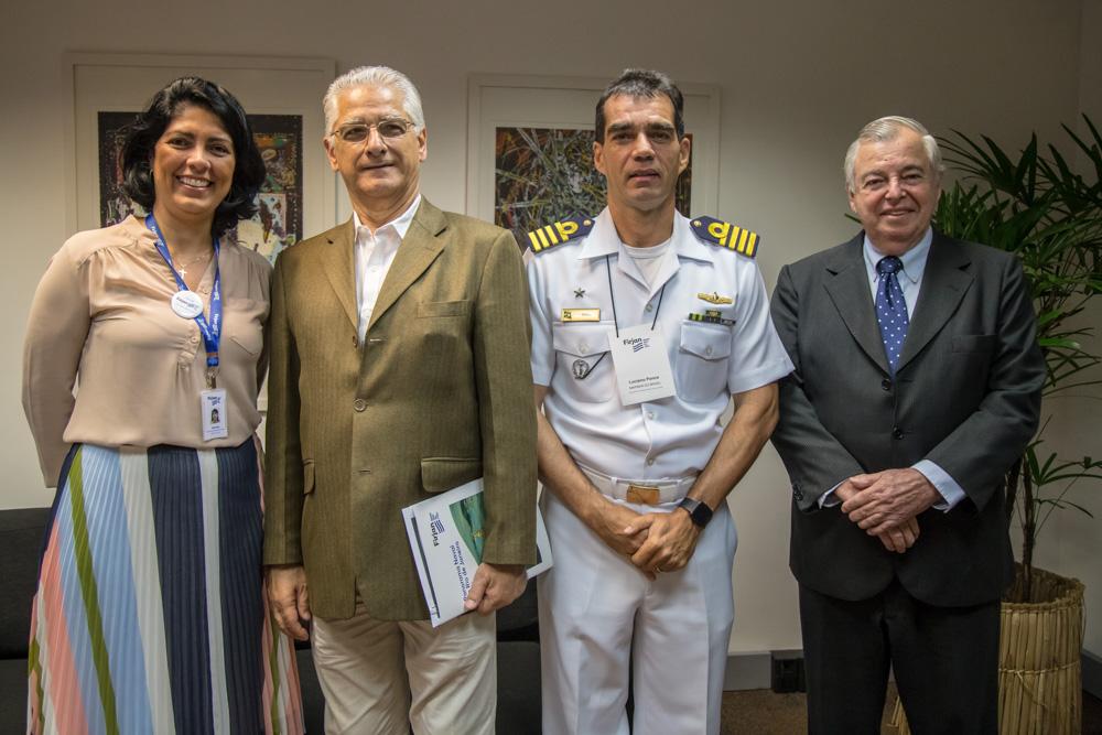 Karine Fragoso, Luiz Césio Caetano e Raul Sanson no lançamento do Panorama Naval no Rio de Janeiro em 2018. Créditos: Paula Johas/ Acervo Firjan