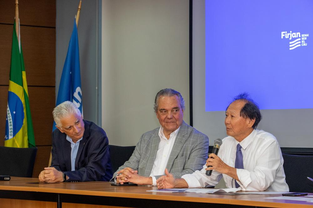 Luiz Césio Caetano, Eduardo Eugenio Gouvêia Vieira e Sergio Kunio Yamagata durante reunião do Conselho Firjan Leste Fluminense em 2022. Créditos: Paula Johas/ Acervo Firjan