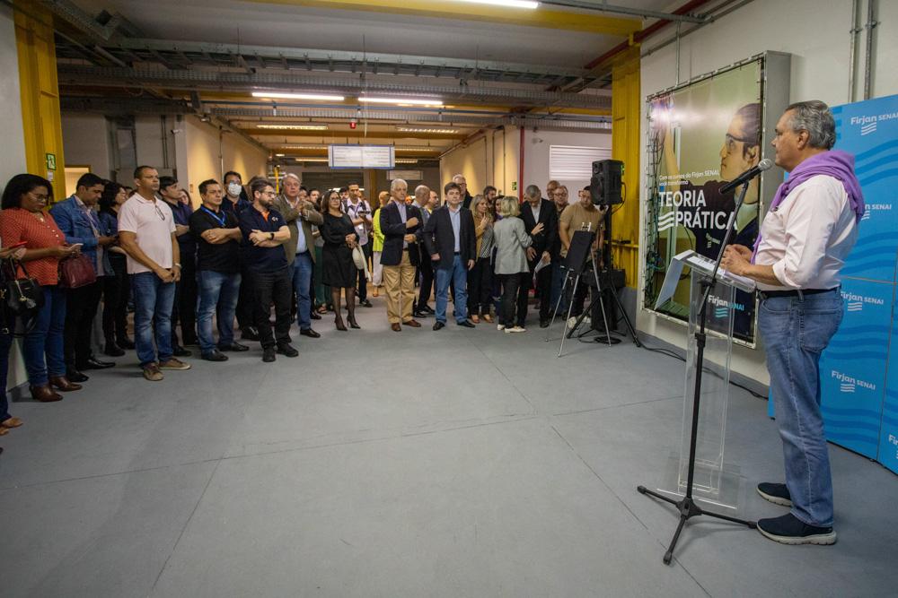 Eduardo Eugenio Gouvêa Vieira discursa na inauguração do FabLab e Canteiro de obras da Escola da Firjan SENAI Volta Redonda em agosto de 2022. Créditos: Paula Johas/ Acervo Firjan