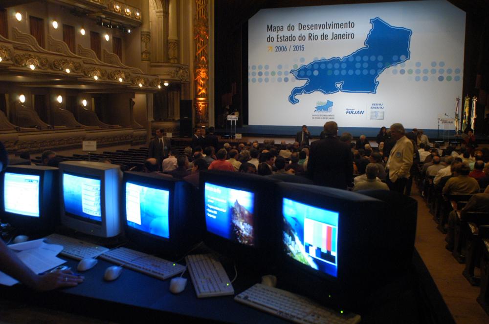 Evento de Lançamento do Mapa do Desenvolvimento do Estado do Rio de Janeiro 2006-2015, realizado no Theatro Municipal em agosto de 2006. Créditos: Guarim de Lorena/ Acervo Firjan  