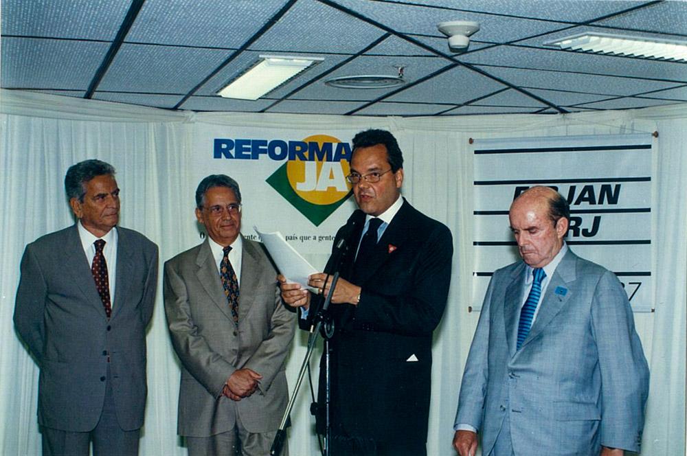 Marcello Alencar, Fernando Henrique Cardoso, Francisco Dornelles e Eduardo Eugenio Gouvêa Vieira em cerimônia na Firjan. Créditos: Acervo Firjan