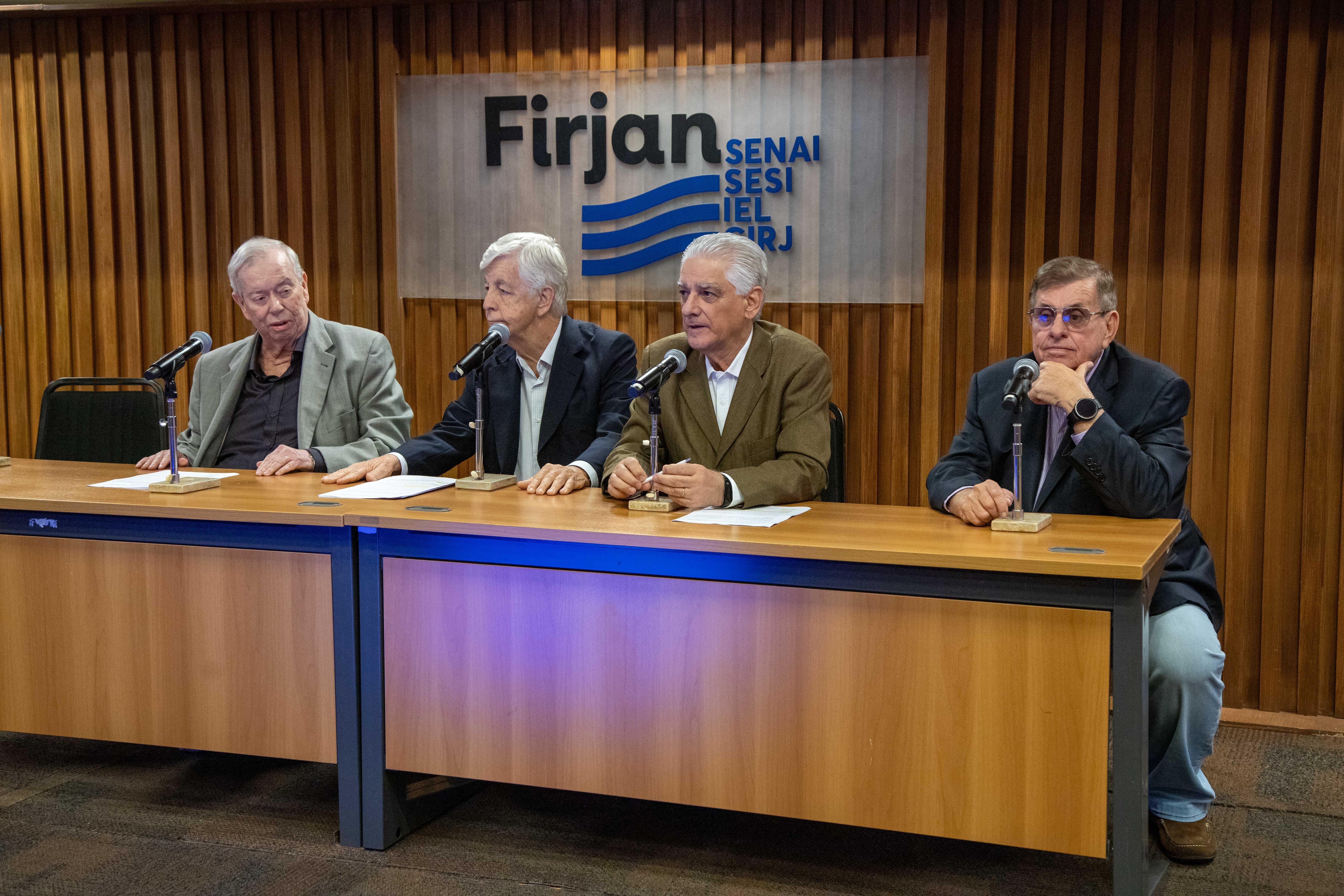 Carlos Di Giorgio, Carlos Gross, Luiz Césio Caetano e Carlos Erane em evento na Firjan no dia 9 de setembro de 2024. Crédito: Paula Johas/ Acervo Firjan